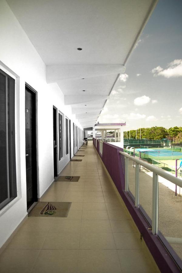 Cancun Tennis Inn แคนคูน ภายนอก รูปภาพ